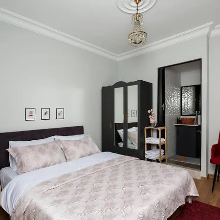 8 House Ξενοδοχείο