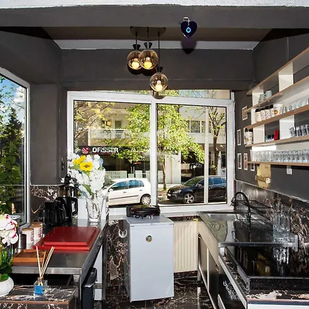 Ξενοδοχείο 8 House *