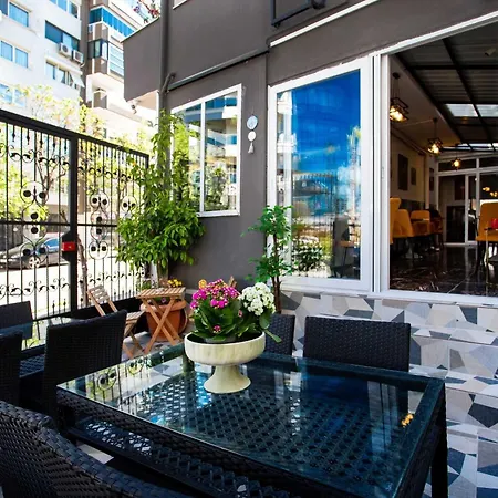 Ξενοδοχείο 8 House Balçova