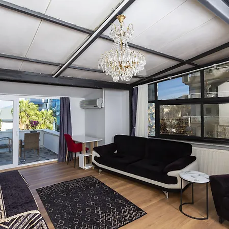 8 House Ξενοδοχείο