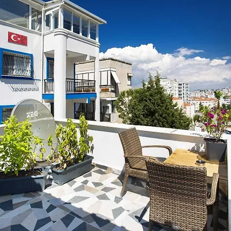 8 House Ξενοδοχείο Balçova