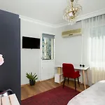 Hotel 8 House
