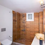 Hotel 8 House