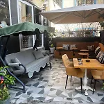 8 House Hotel