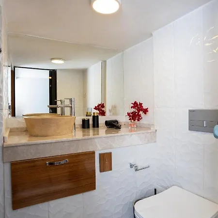 Отель 8 House Balcova