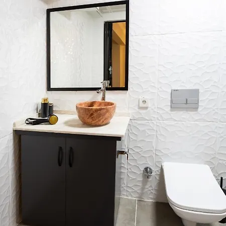 8 House Отель Balcova