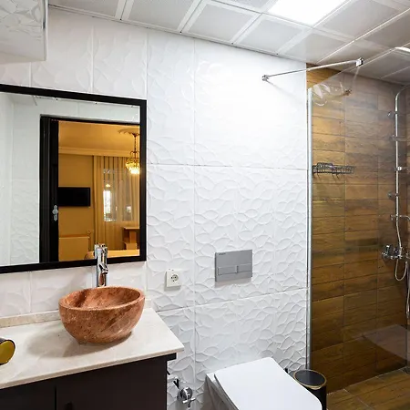 8 House Отель Balcova