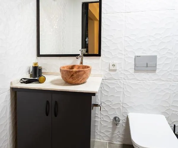 8 House Szálloda Balçova